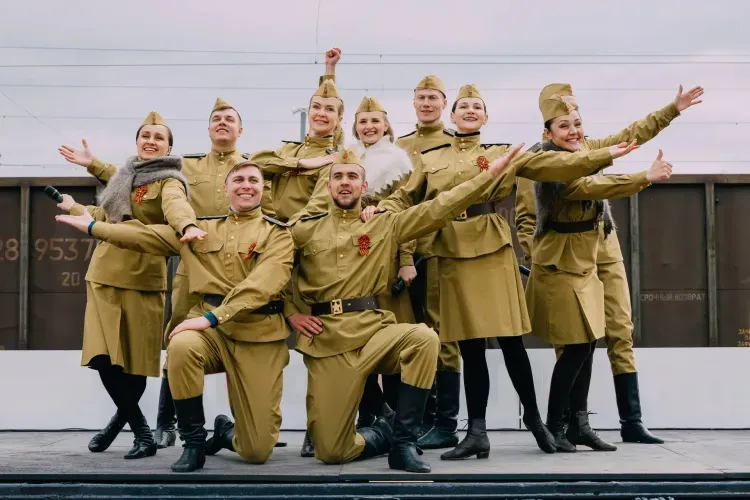 Праздничное следование двух ретропоездов «Победа» началось на Забайкальской железной дороге