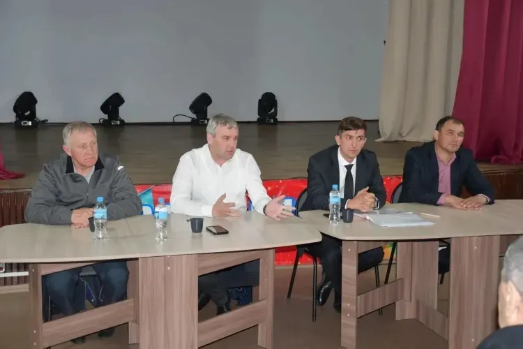 Разница есть: глава Благовещенского округа рассказал, чем отличаются сёла