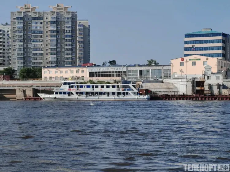 Теплоходы начинают ходить между Благовещенском и Хэйхэ