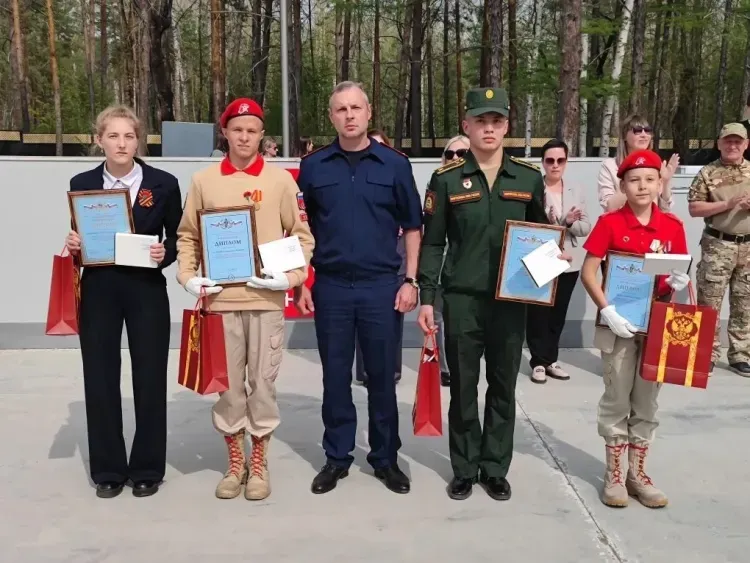 За спасение людей трое юных амурчан получили знак «Горячее сердце»