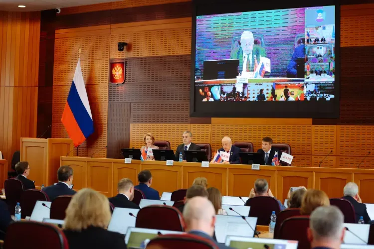 Амурская область поддерживает переход к единому преференциальному режиму, заявил Василий Орлов