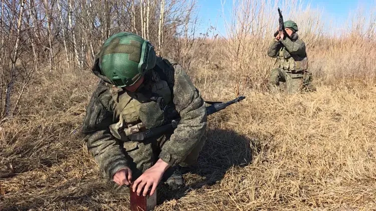 Минные заграждения тренировались преодолевать военные инженеры в Приамурье