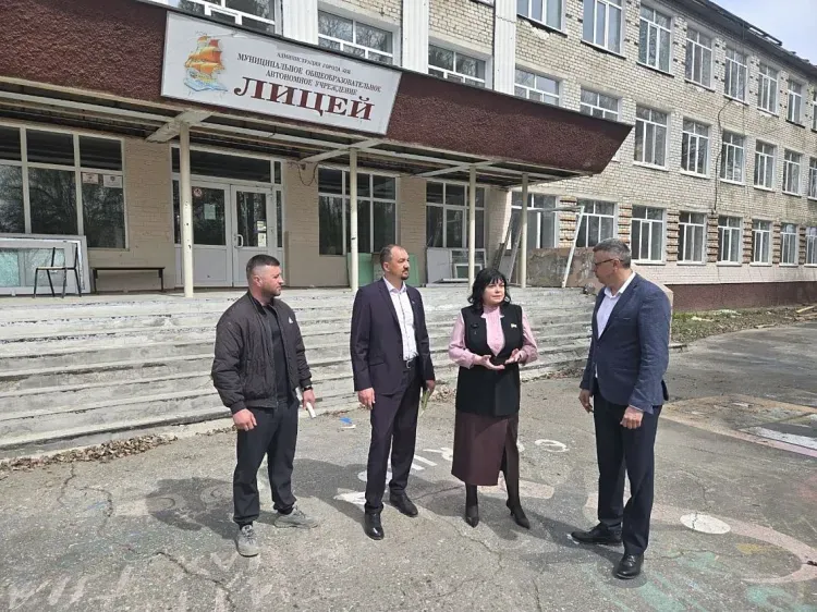 От медицины до благоустройства: выездная приемная Слуцкого работала на севере Приамурья