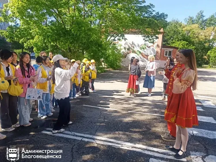 300 юных послов дружбы: школьники Благовещенска и Хэйхэ укрепляют связи между странами