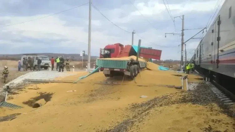 Ущерб от ДТП с участием поезда в Амурской области превысил 52 миллиона рублей