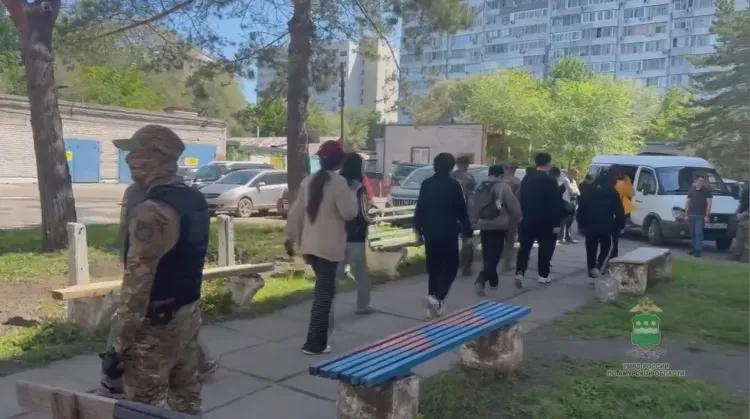 За границу выдворят более 70 иностранцев