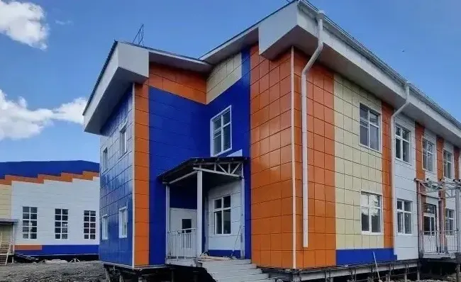 Новую школу в амурском поселке почти достроили