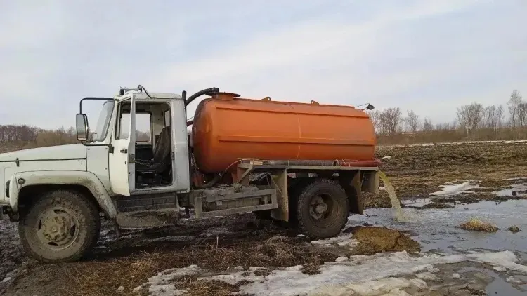Сбросил отходы прямо в поле: за ущерб природе амурчанин заплатит штраф