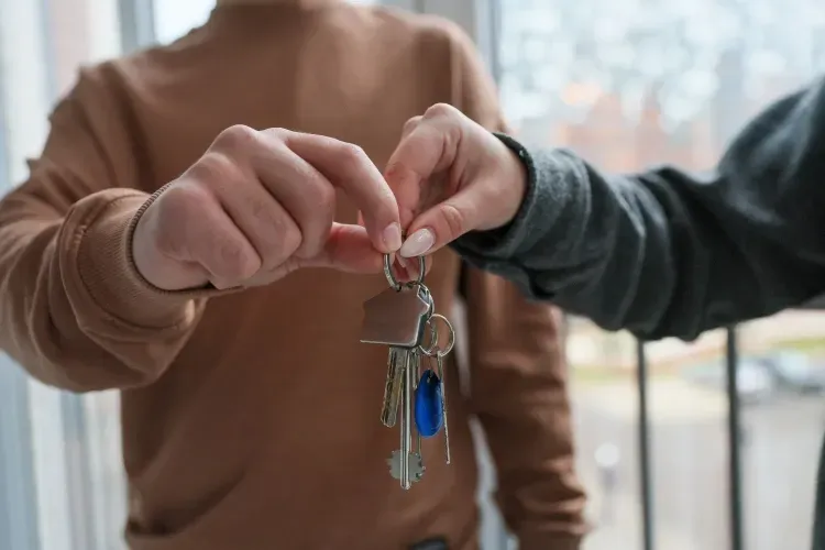 Заёмщики стали чаще покупать готовые частные дома, чем строить