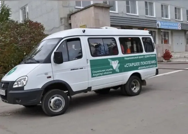 Мобильные бригады доставили в больницы и на дом почти 6 тысяч жителей за полгода