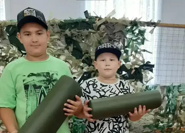 Школьники отдали карманные деньги на маскировочные сети для бойцов СВО