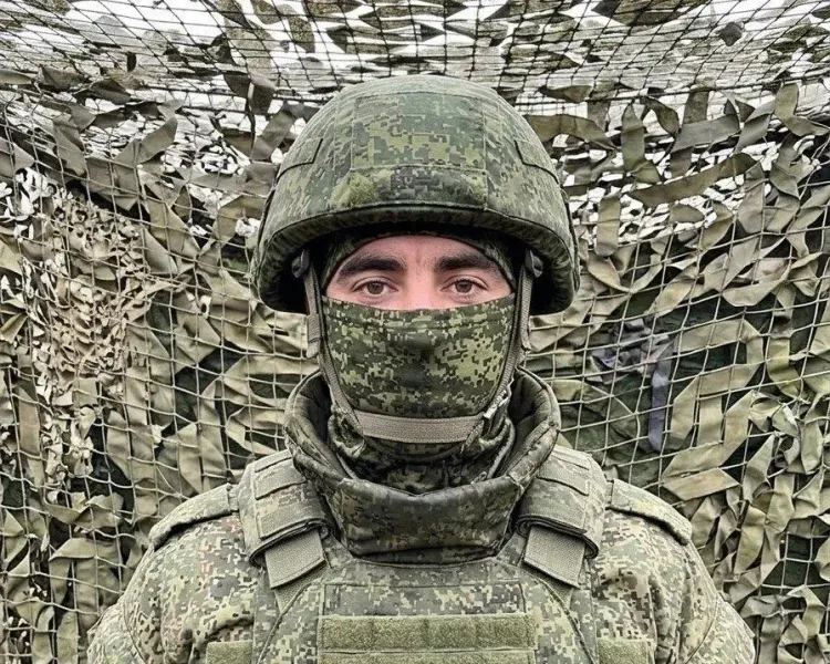 Вывел колонну из-под обстрела: военнослужащему из Приамурья вручили медаль