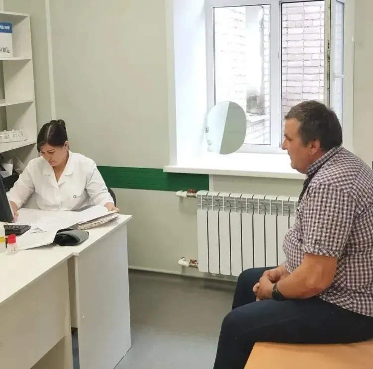 Врачебный десант из областного центра помог выявить диабет и гипертонию у жителей двух округов