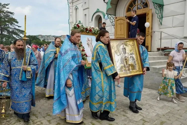 К молитве в честь явления Богородицы на Амуре присоединились паломники из Хабаровского края