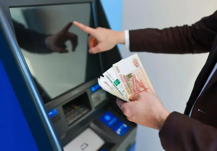 Россияне взяли в 1,6 раза больше потребкредитов
