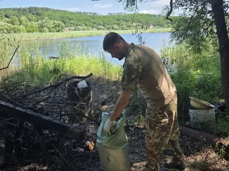 Мусор и брошенные сети убрали из водоемов в Амурской области