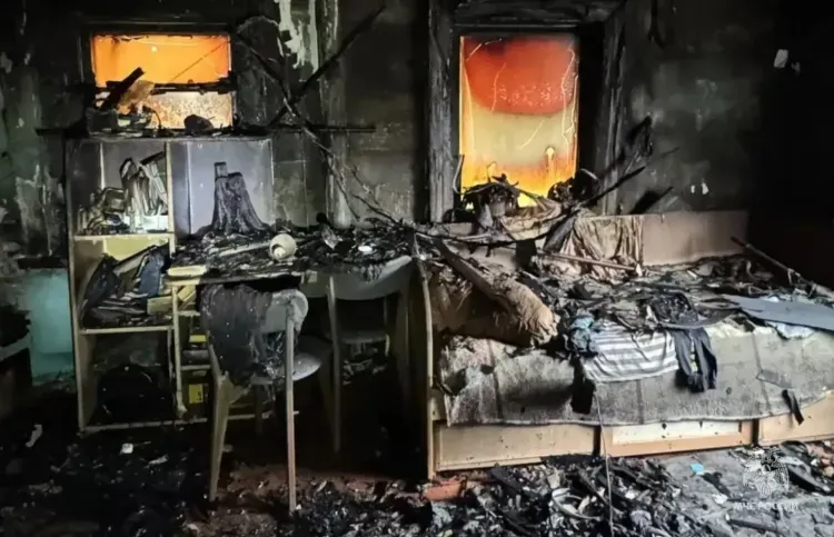 Картина упала и подожгла одеяло: дети чудом избежали трагедии