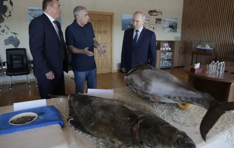 Путин впервые посетил Курильские острова и там раскрыл генетический код россиян