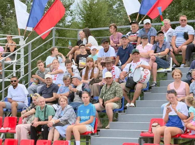 Футбол в Белогорске собрал более тысячи болельщиков