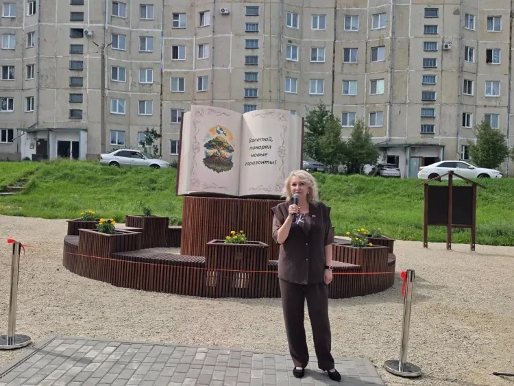 Сквер, обновленный по решению жителей, открыли в Шимановске накануне Дня города