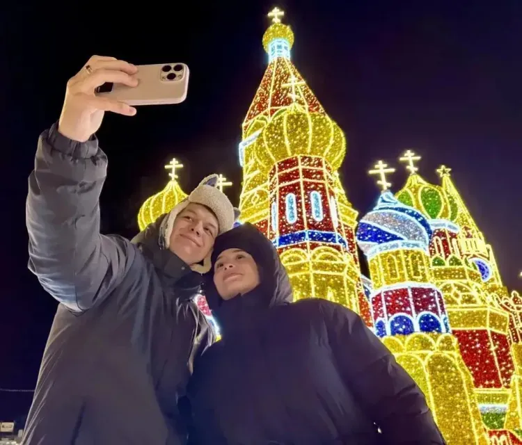 "Почта Деда Мороза" и световой коридор: подготовка к Новому году идет в Благовещенске