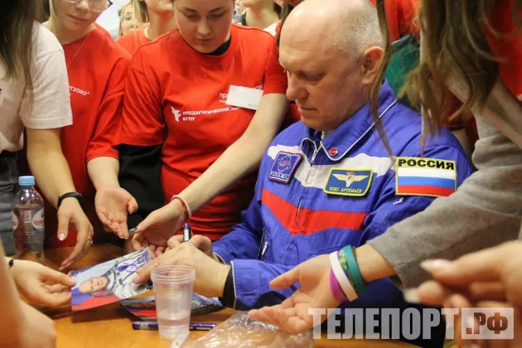 Космонавт Олег Артемьев – о зарплате на МКС, величии Земли и космодроме Восточный