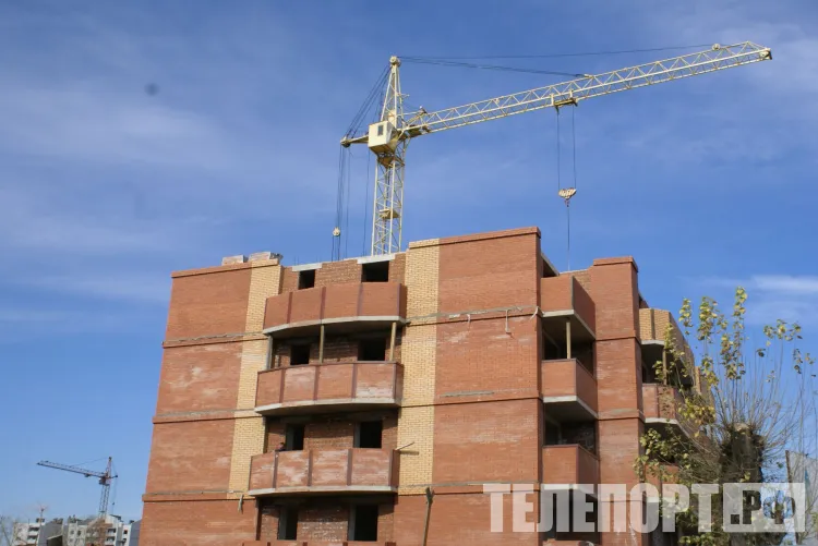 Дом с квартирами для обманутых дольщиков продолжают строить в Приамурье