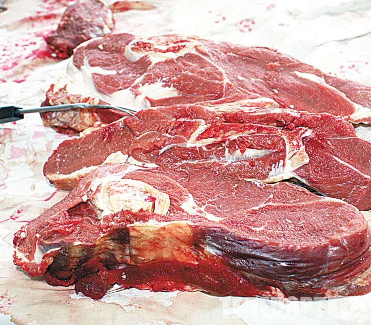 Мясо стали внепланово проверять в России из-за массовой чумы свиней