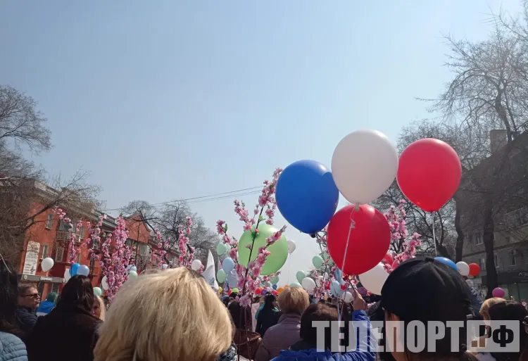 Май начнется для россиян с короткой рабочей недели