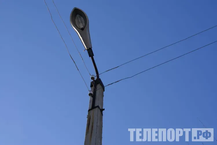 Новые уличные фонари для Амвросиевки закупила Амурская область