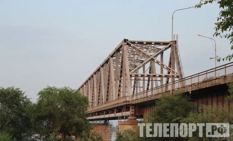 Ямочный ремонт проведут ночью на мосту через Зею в Благовещенске