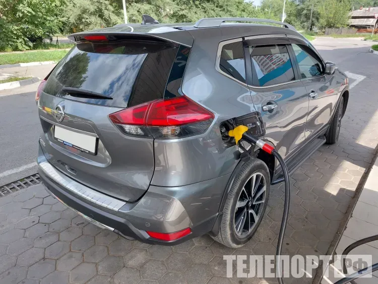 Экспорт электромобилей и гибридов в Россию запретила Япония