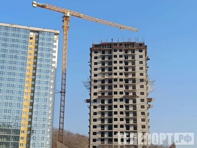 Больше вакансий и выше зарплата: строителей ищут в Амурской области