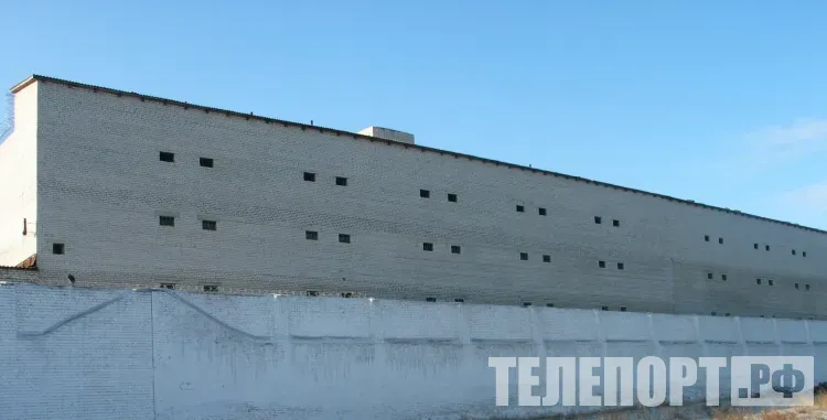 В суд направлены дела экс-сотрудницы амурского СИЗО и сбежавшего осужденного