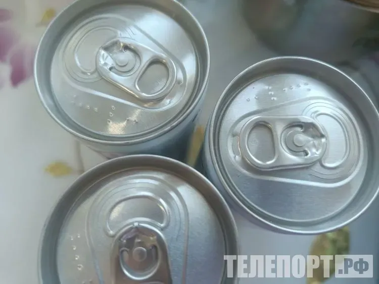 Россиянин выпил тысячу банок энергетика и заработал дыру в животе