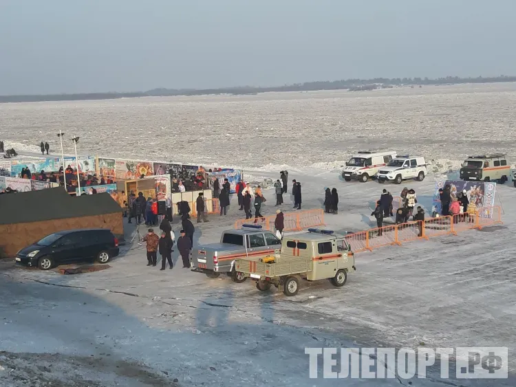 Противопоказания к купанию в проруби в Крещение назвали амурчанам