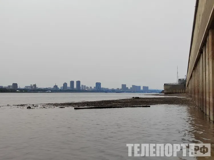 Пик грузовых перевозок по Амуру начался между Россией и Китаем