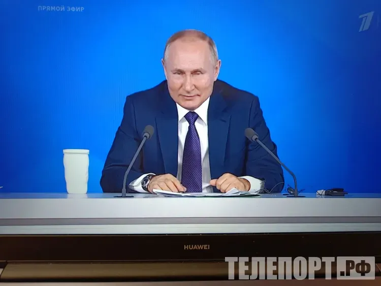 Пенсии, пособия, ЖКХ и СВО: россияне звонят с вопросами Путину