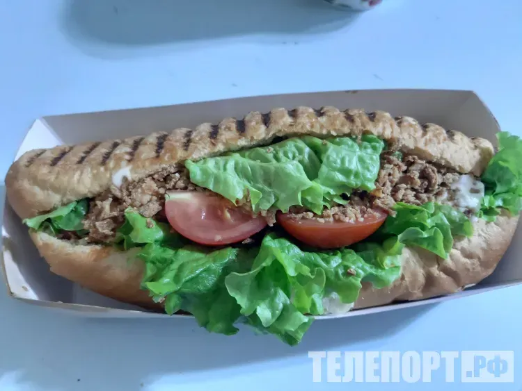 Шаурма резко подорожала в России