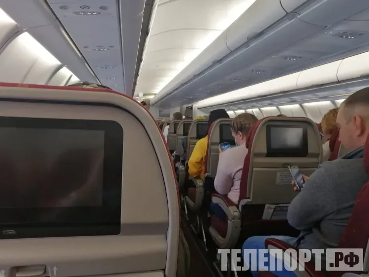 Восемь авиакомпаний будут перевозить амурчан с октября по март