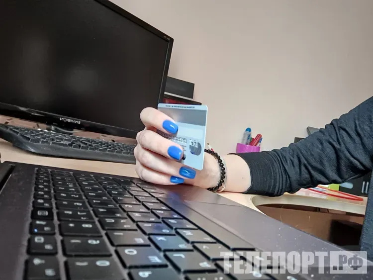 Банки начнут массово отказывать в выдаче карт россиянам