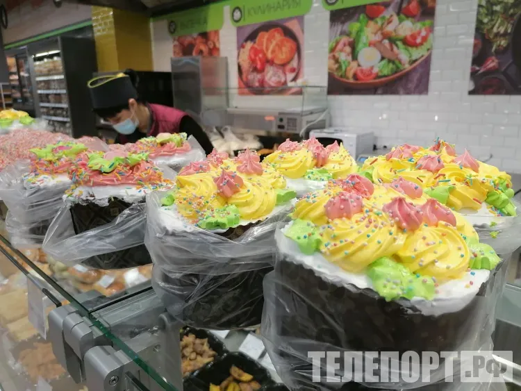 Пасха 2026: когда идти в церковь, печь куличи и красить яйца