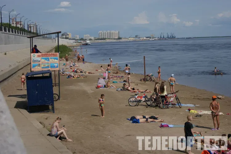 Василий Орлов предложил указывать температуру и глубину водоемов для безопасности амурчан