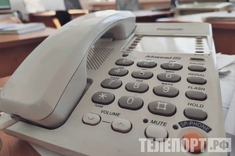 Срочная психологическая помощь: куда звонить детям и родителям