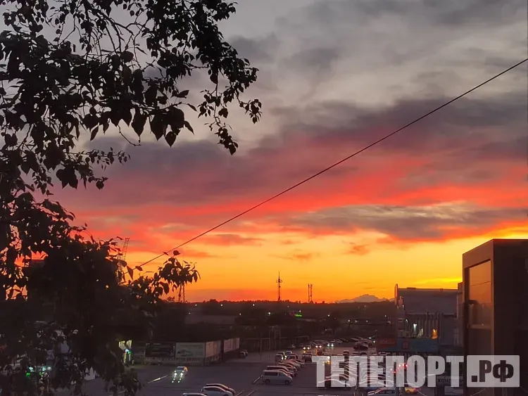 Май подарит жителям Земли "голубую Луну" и метеорный дождь