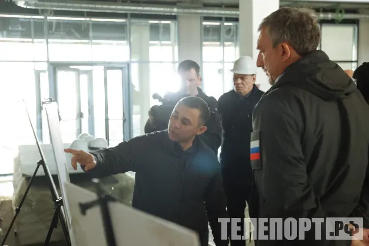 Бассейн и лектории: школа в новом микрорайоне Благовещенска готова более чем наполовину