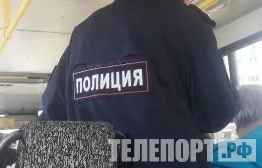 Нетрезвая амурчанка напала на полицейского, чтобы защитить супруга