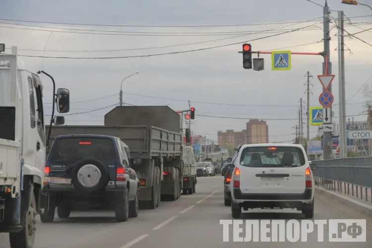 Даже если в автокресле: чем рискуют родители, оставляя ребенка в машине одного