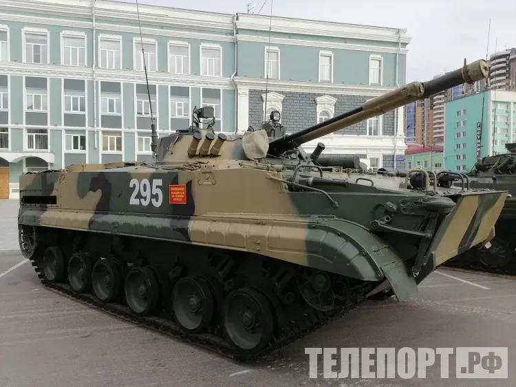 Танковое училище, расформированное в 2007 году, воссоздадут в России