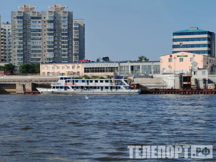 Теплоходы вернулись на маршрут Благовещенск - Хэйхэ - Благовещенск